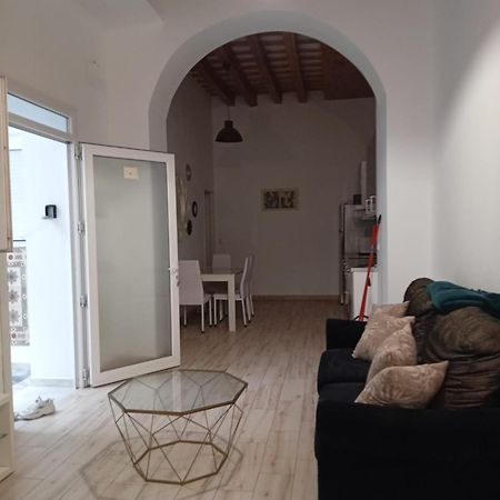 Apartamento Veedor 19 Dias Y Muchas Noches Cádiz Exteriör bild